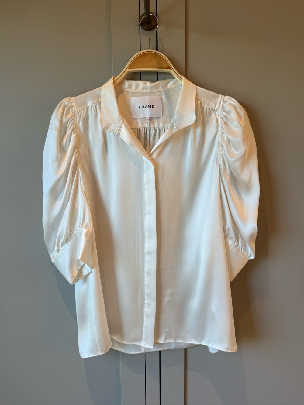 FRAME 100% Satin Ivory Button Up Blouse
